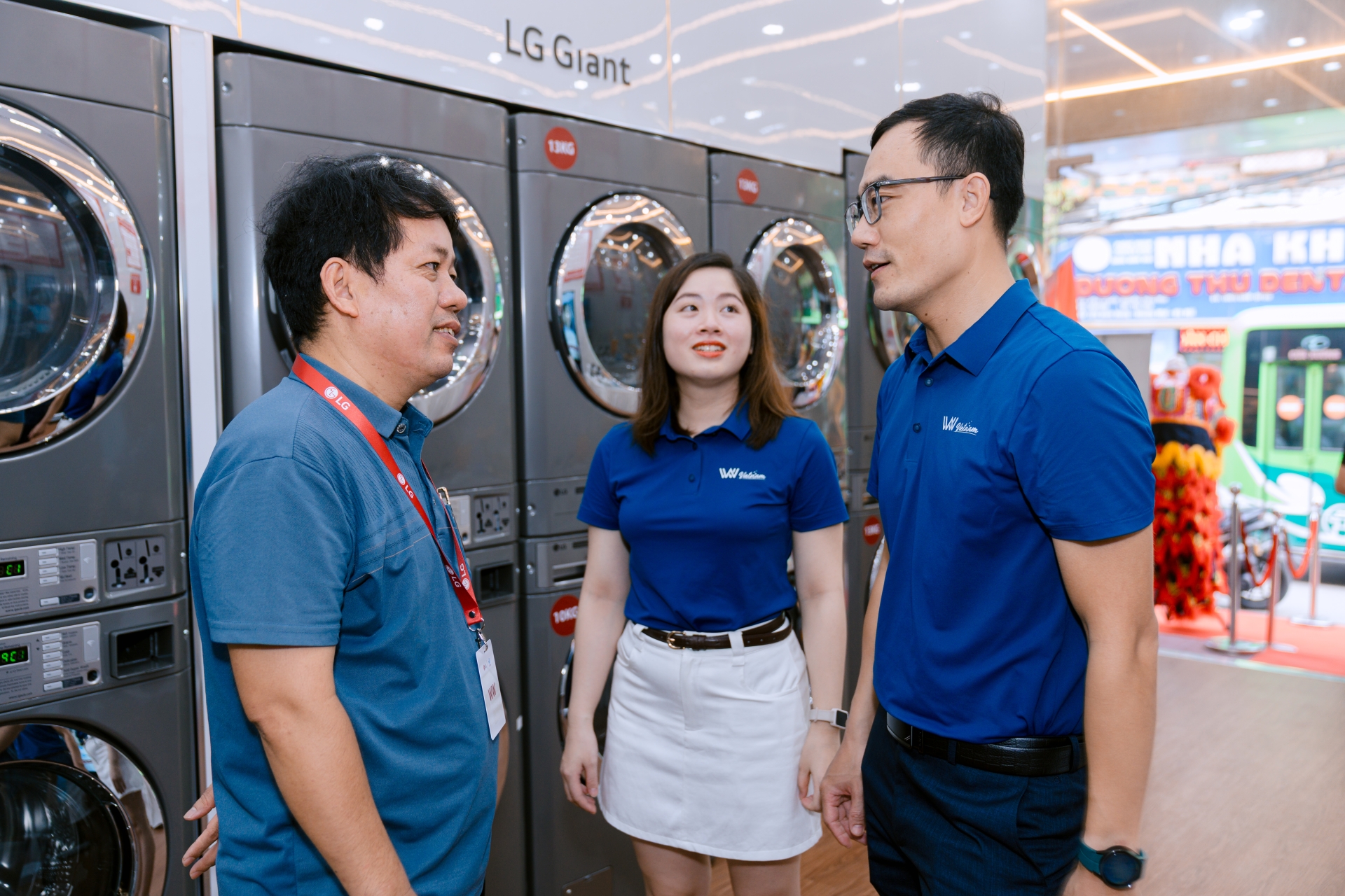 Bee Laundry - mô hình kinh doanh giặt sấy tự động lg