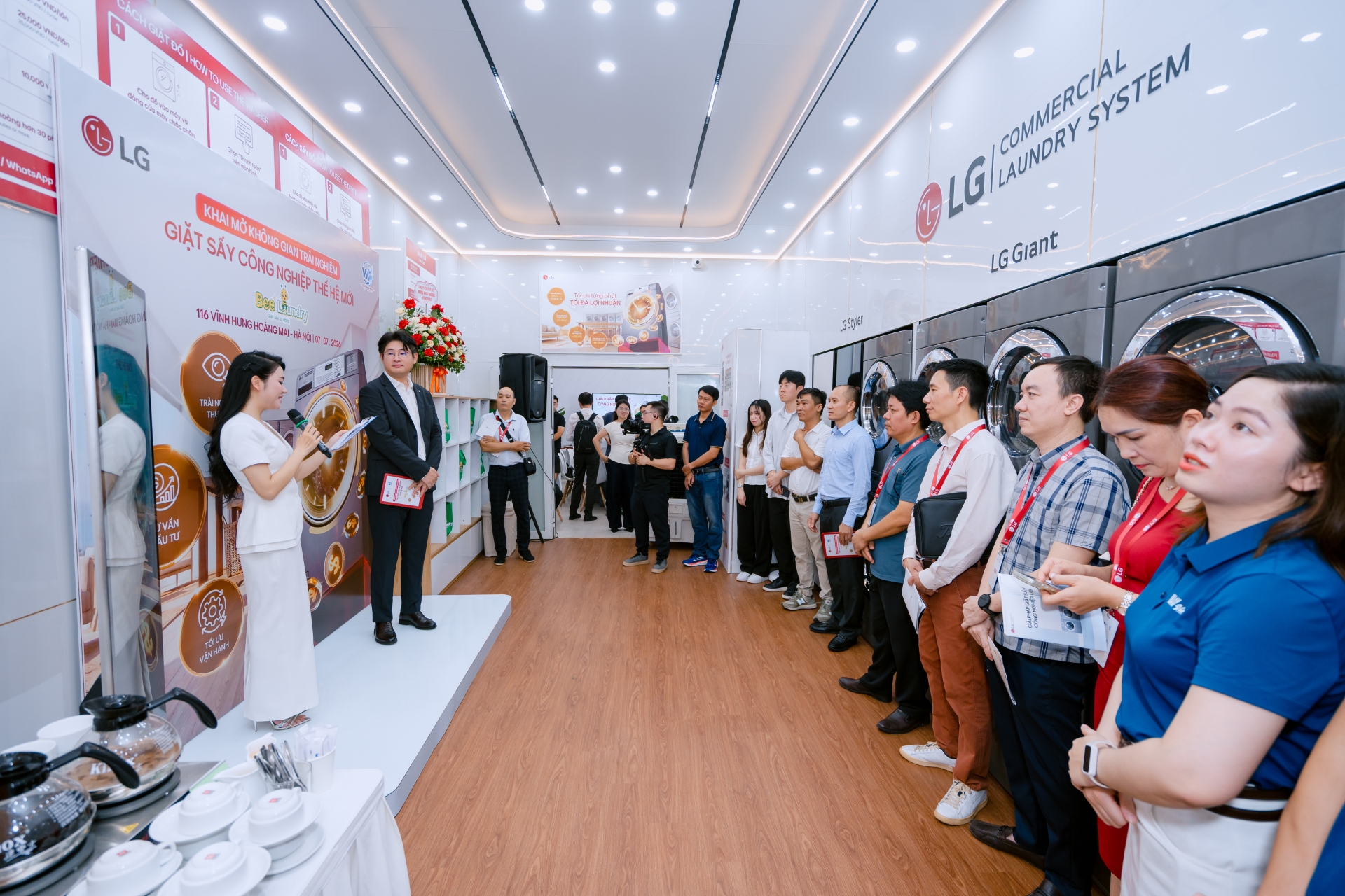 Bee Laundry - mô hình kinh doanh giặt sấy tự động lg wwvietnam.com