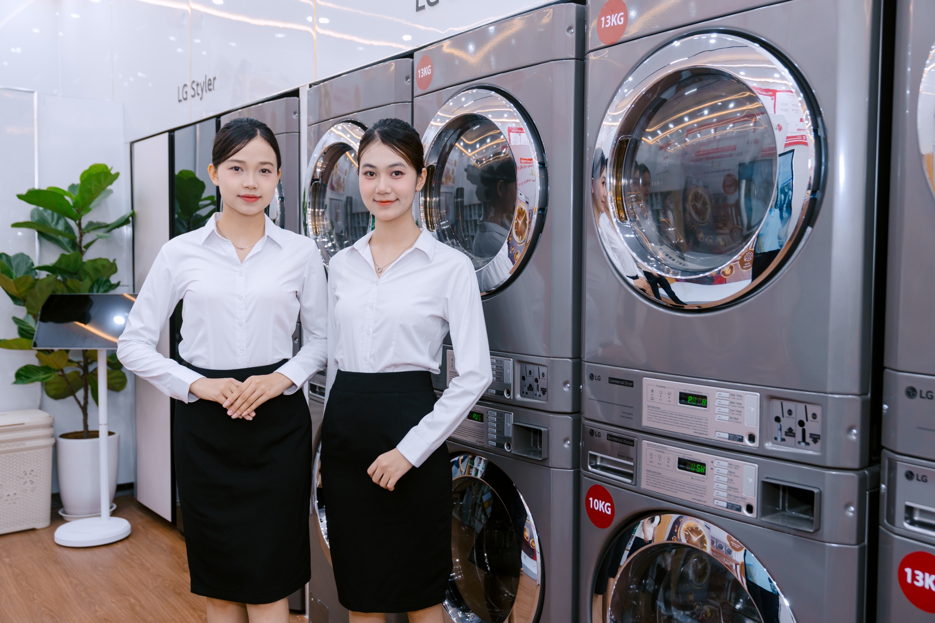 Bee Laundry - kinh doanh giặt sấy tự động LG